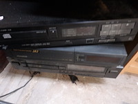 Lot hi-fi waaronder, luxman,jvc,.. - afbeelding 1 van  2