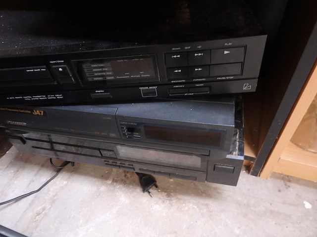 Lot hi-fi waaronder, luxman,jvc,.. - afbeelding 2 van  2