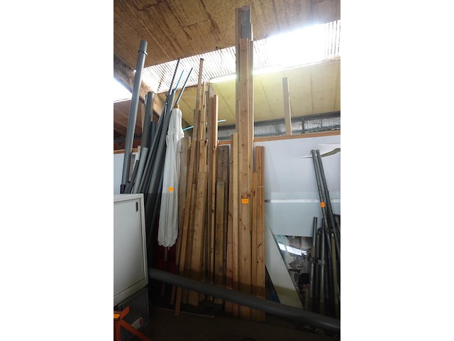 Lot hout - afbeelding 1 van  1