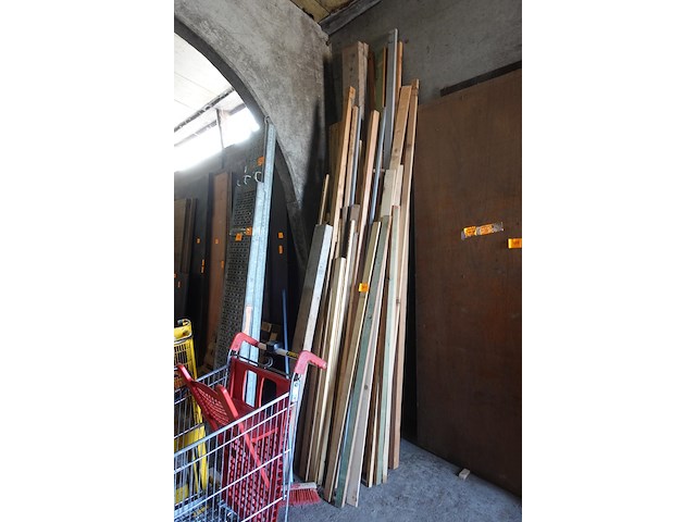 Lot hout - afbeelding 1 van  3
