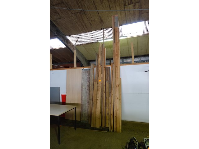 Lot hout - afbeelding 1 van  2