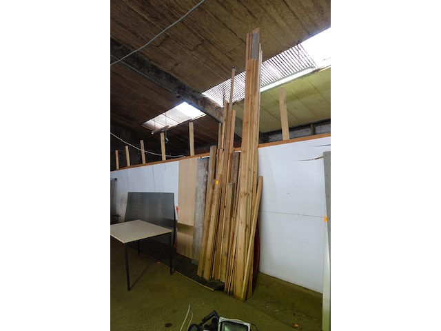Lot hout - afbeelding 2 van  2
