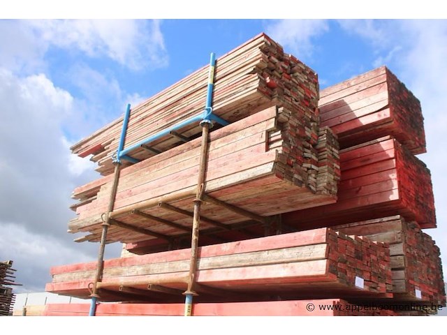 Lot houten planken (3 bokken) - afbeelding 1 van  1