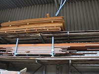 Lot houten planken en plaatmateriaal - afbeelding 1 van  1