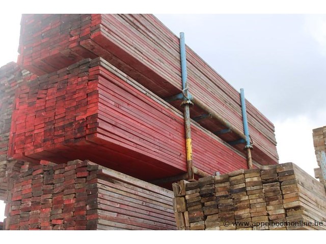 Lot houten planken lengte 400 cm - afbeelding 1 van  1