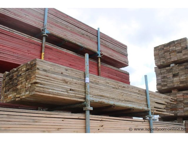 Lot houten planken - afbeelding 1 van  1