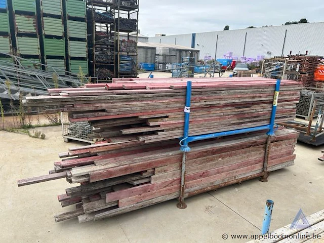Lot houten planken - afbeelding 1 van  2