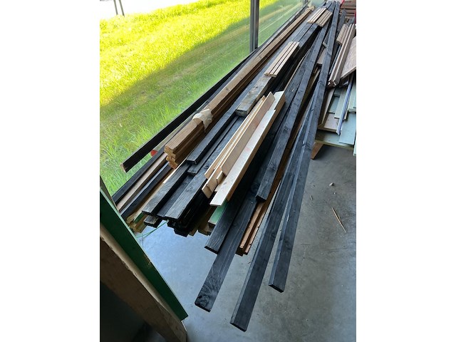Lot houten planken - afbeelding 1 van  2