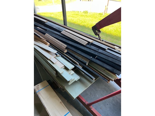 Lot houten planken - afbeelding 2 van  2