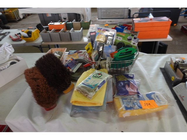 Lot huishoudgerief - afbeelding 1 van  5