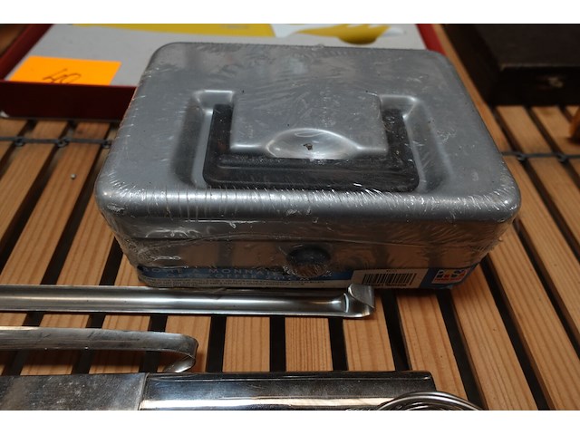 Lot huishoudgerief - afbeelding 5 van  5