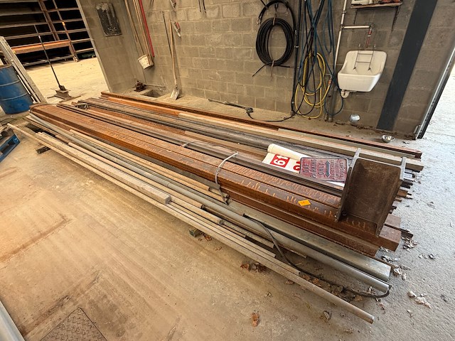 Lot ijzeren profielen - afbeelding 1 van  1