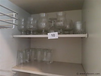 Lot in de keuken volgens foto's - afbeelding 1 van  9