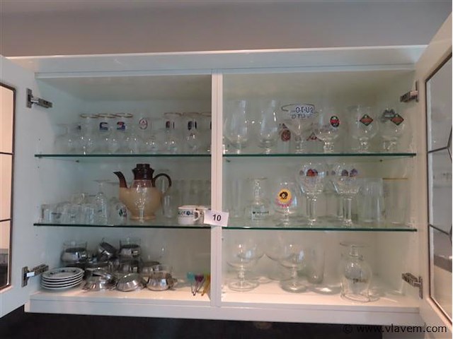 Lot in de keuken volgens foto's - afbeelding 2 van  9