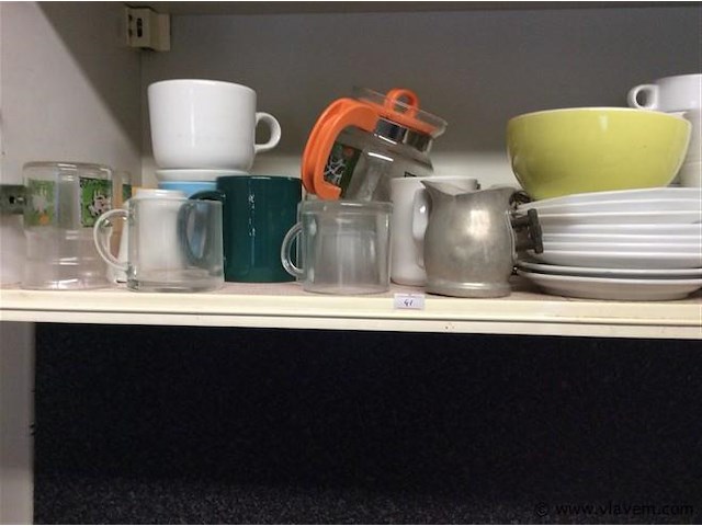 Lot inhoud keuken volgens foto's - afbeelding 2 van  8