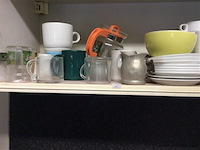 Lot inhoud keuken volgens foto's - afbeelding 2 van  8