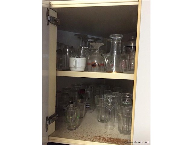 Lot inhoud keuken volgens foto's - afbeelding 4 van  8