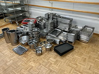 Lot inox bakken verschillende maten, bain marie’s, overige keukenbenodigdheden - afbeelding 1 van  6