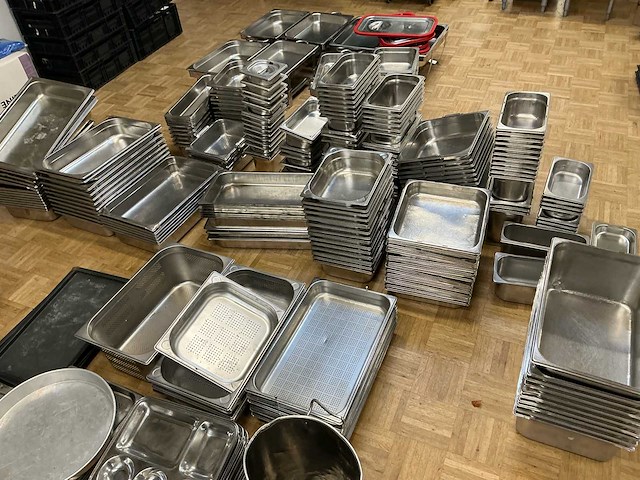 Lot inox bakken verschillende maten, bain marie's overige keukenbenodigdheden - afbeelding 11 van  12
