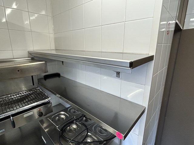 Lot inox banken met beugels (6) - afbeelding 2 van  6