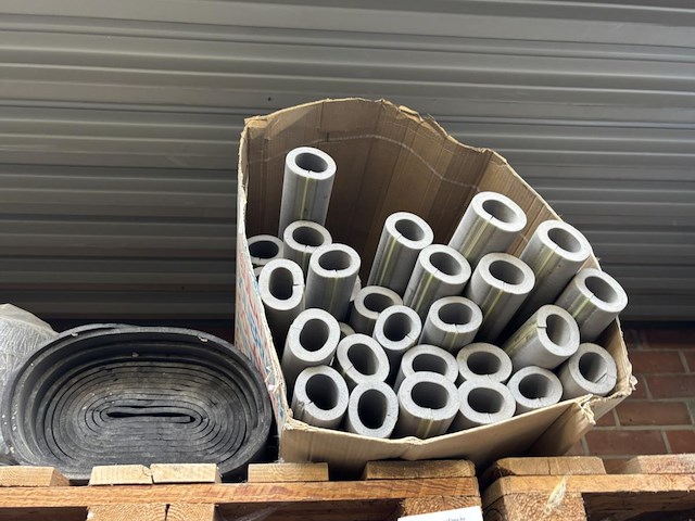 Lot isolatiemateriaal - afbeelding 1 van  5