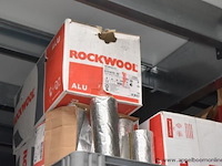 Lot isolatiematerialen, wo. rockwool 800 alu, paroc, in 6 grote pvc bakken - afbeelding 2 van  4
