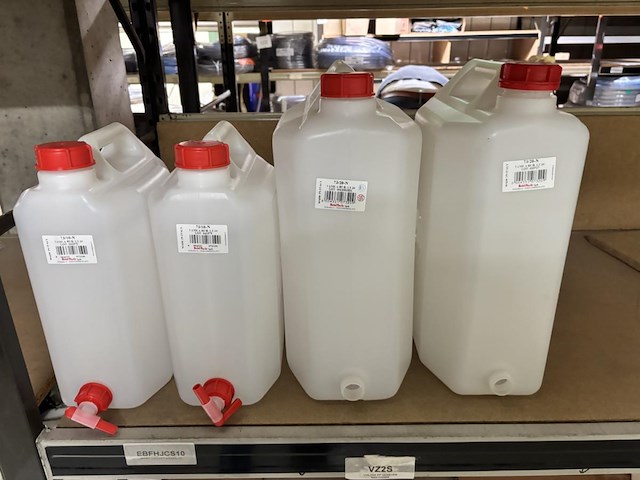 Lot jerry-cans & tonnen - afbeelding 4 van  7