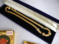 Lot juwelen in doos - afbeelding 8 van  10