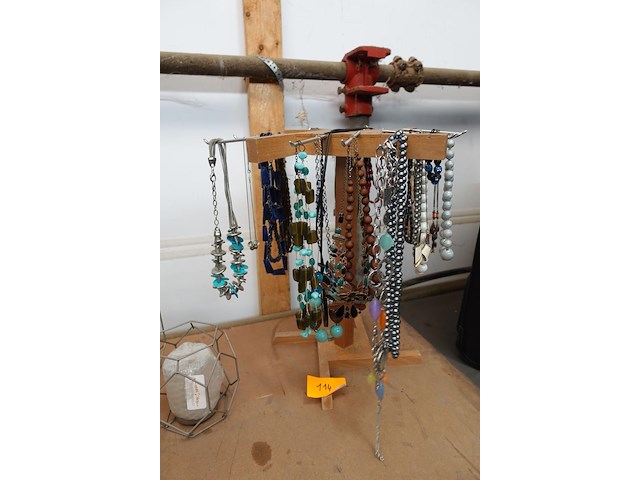 Lot juwelen - afbeelding 1 van  6