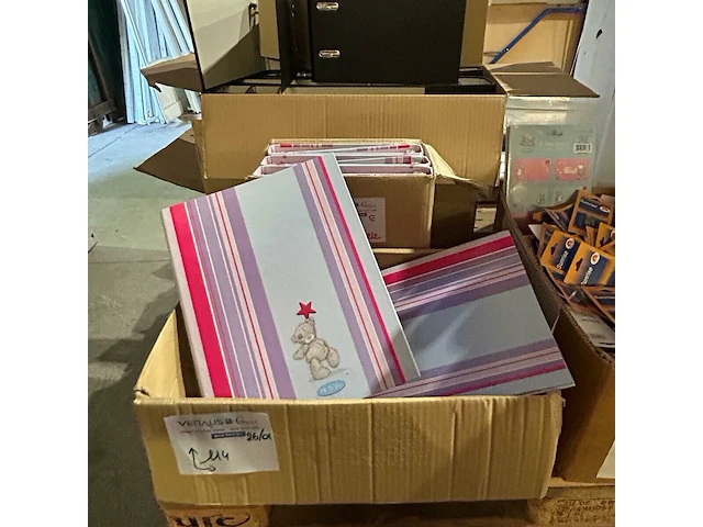 Lot kaartjes, inpakpapier, zakken - afbeelding 4 van  12