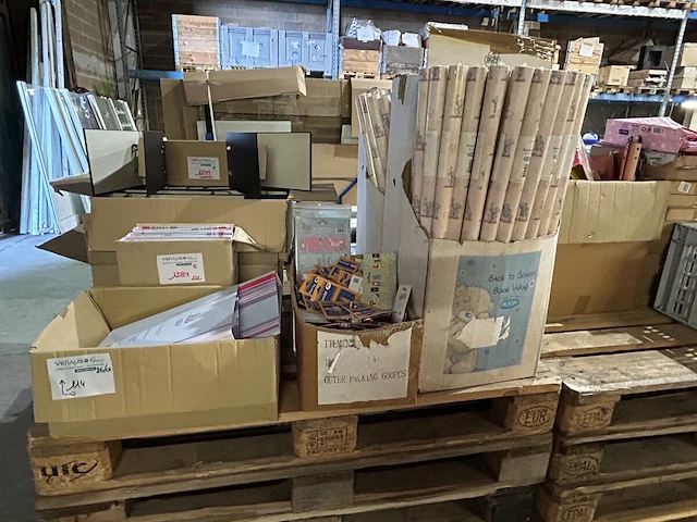 Lot kaartjes, inpakpapier, zakken - afbeelding 9 van  12