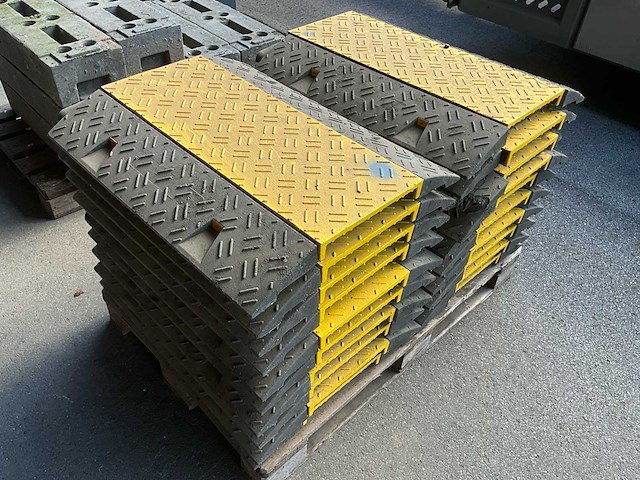 Lot kabelbruggen - afbeelding 1 van  2