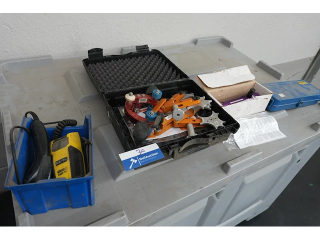 Lot kabelstrip- en krimpgereedschap in koffer - afbeelding 1 van  12