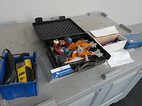 Lot kabelstrip- en krimpgereedschap in koffer