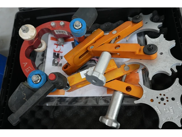 Lot kabelstrip- en krimpgereedschap in koffer - afbeelding 9 van  12