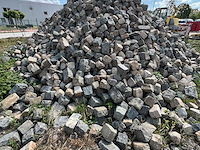 Lot kasseien stenen & bakstenen - afbeelding 3 van  13