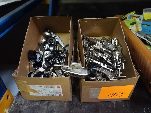 Lot kastscharnieren - afbeelding 1 van  8