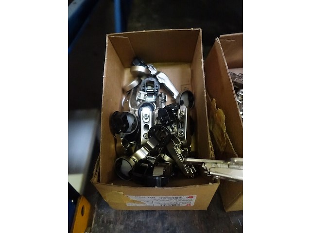 Lot kastscharnieren - afbeelding 2 van  8