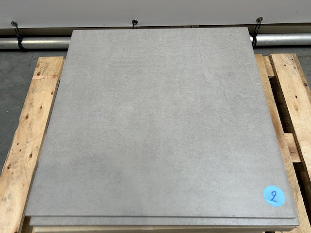 Lot keramische tegels grijs 45x45 4,5m² - afbeelding 1 van  3