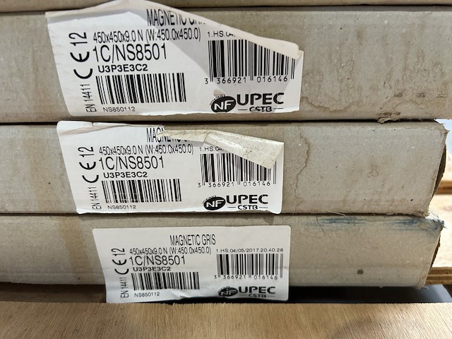 Lot keramische tegels grijs 45x45 4,5m² - afbeelding 2 van  3