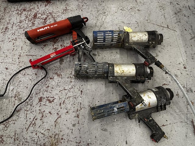 Lot kitspuiten - afbeelding 1 van  5