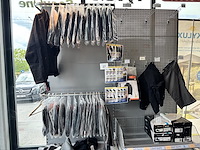 Lot kleding incl rek