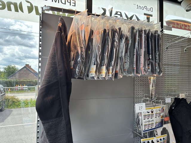Lot kleding incl rek - afbeelding 6 van  6