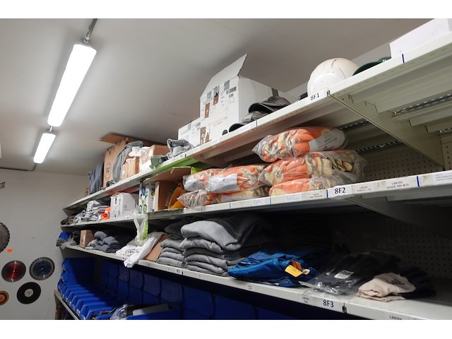 Lot kleding - afbeelding 1 van  23