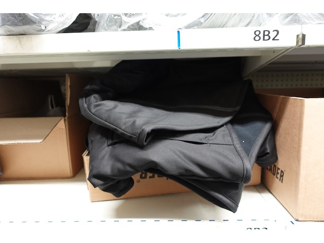 Lot kleding - afbeelding 15 van  23