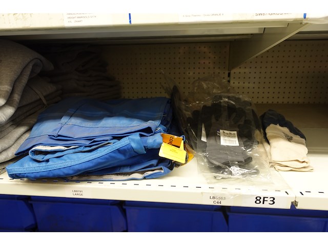 Lot kleding - afbeelding 18 van  23