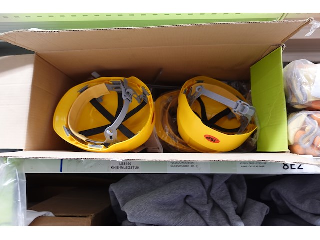 Lot kleding - afbeelding 21 van  23