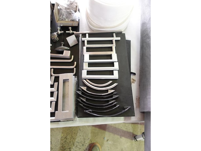 Lot klinken, handgrepen, scharnieren, kapstokken - afbeelding 11 van  13