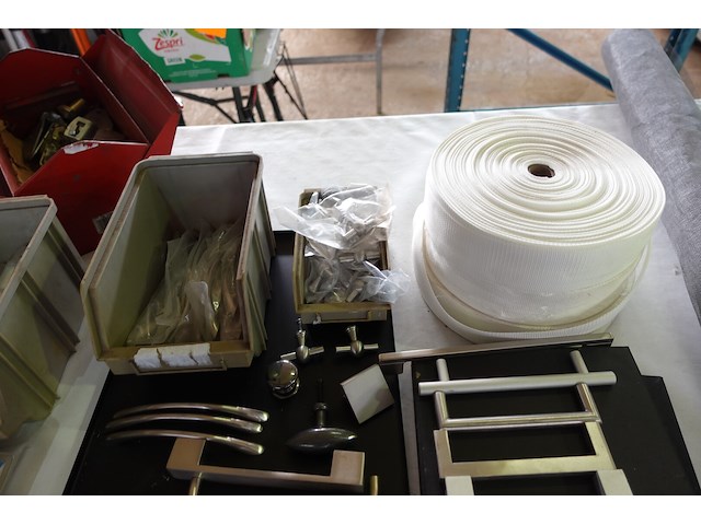 Lot klinken, handgrepen, scharnieren, kapstokken - afbeelding 12 van  13