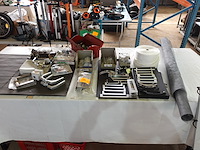 Lot klinken, handgrepen, scharnieren, kapstokken